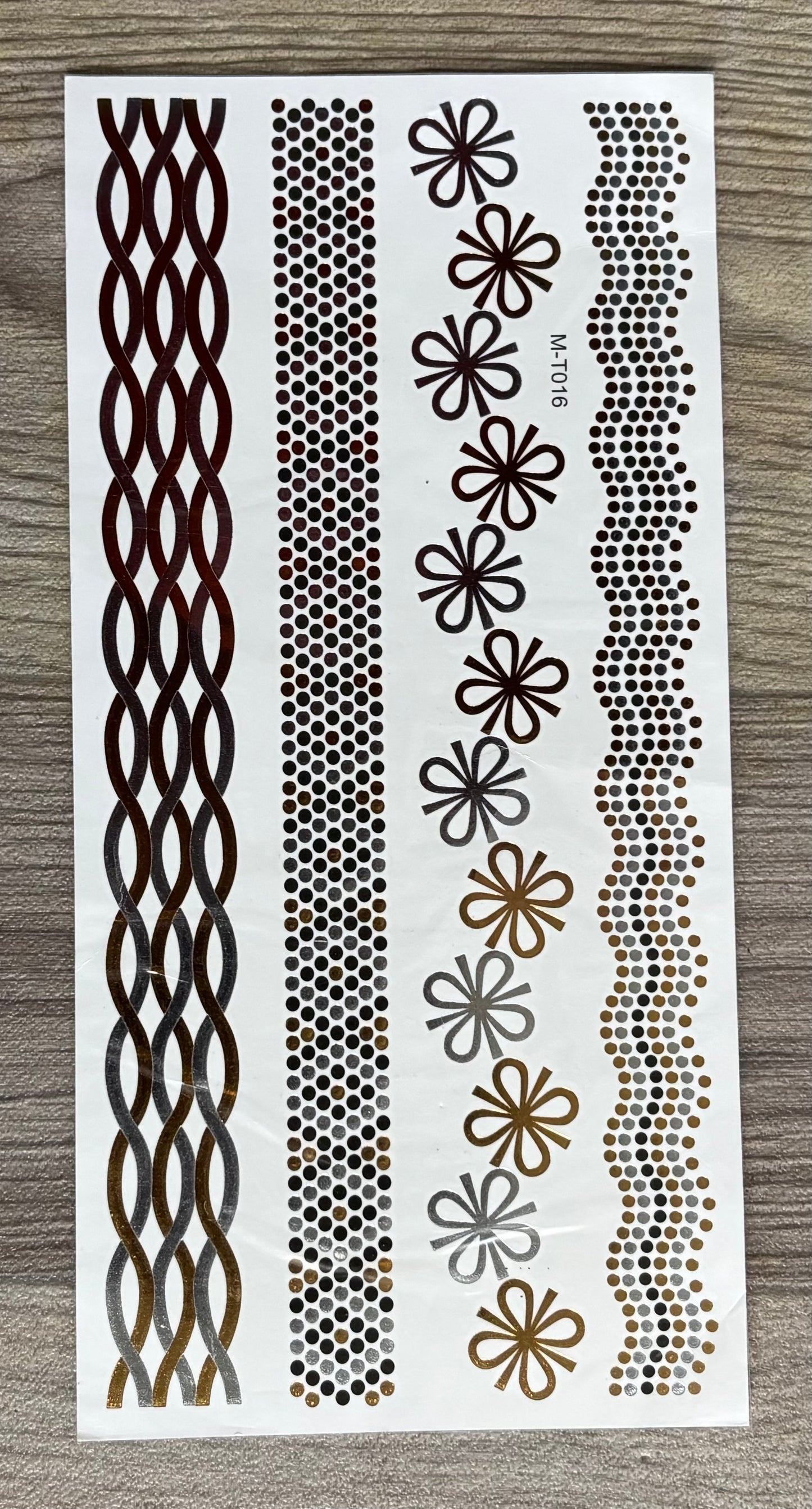 Temporary Gold Foil Pineapple/Bows Tattoos