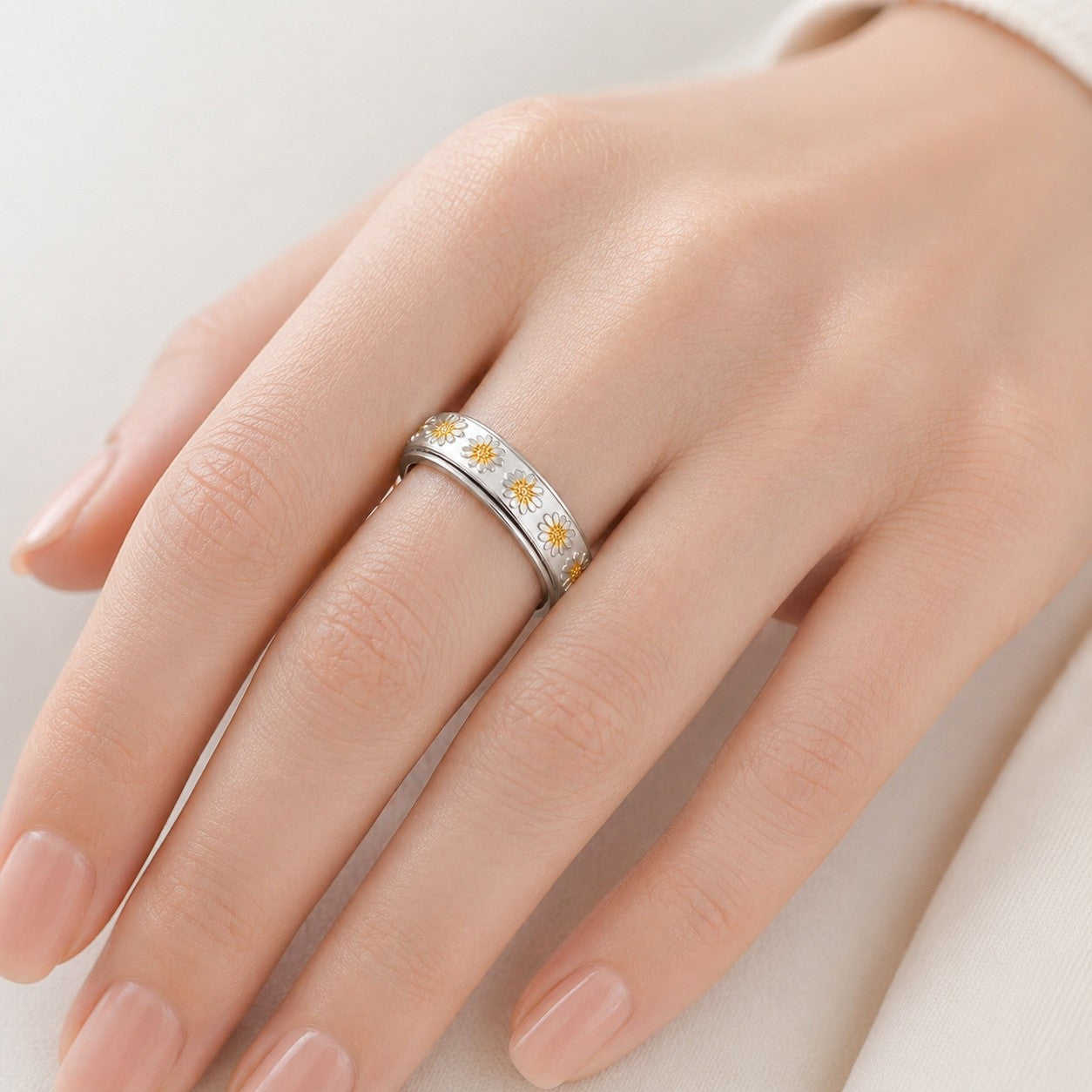 Daisy Spinner Ring